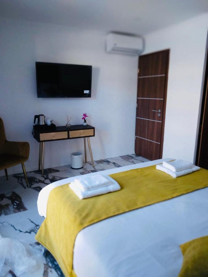 A Casa Di Jo Bed & Breakfast Calenzana Bagian luar foto